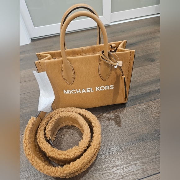 NWT 🔴 Michael Kors Mirella Bag + Crossbody Strap! - Picture 3 of 8